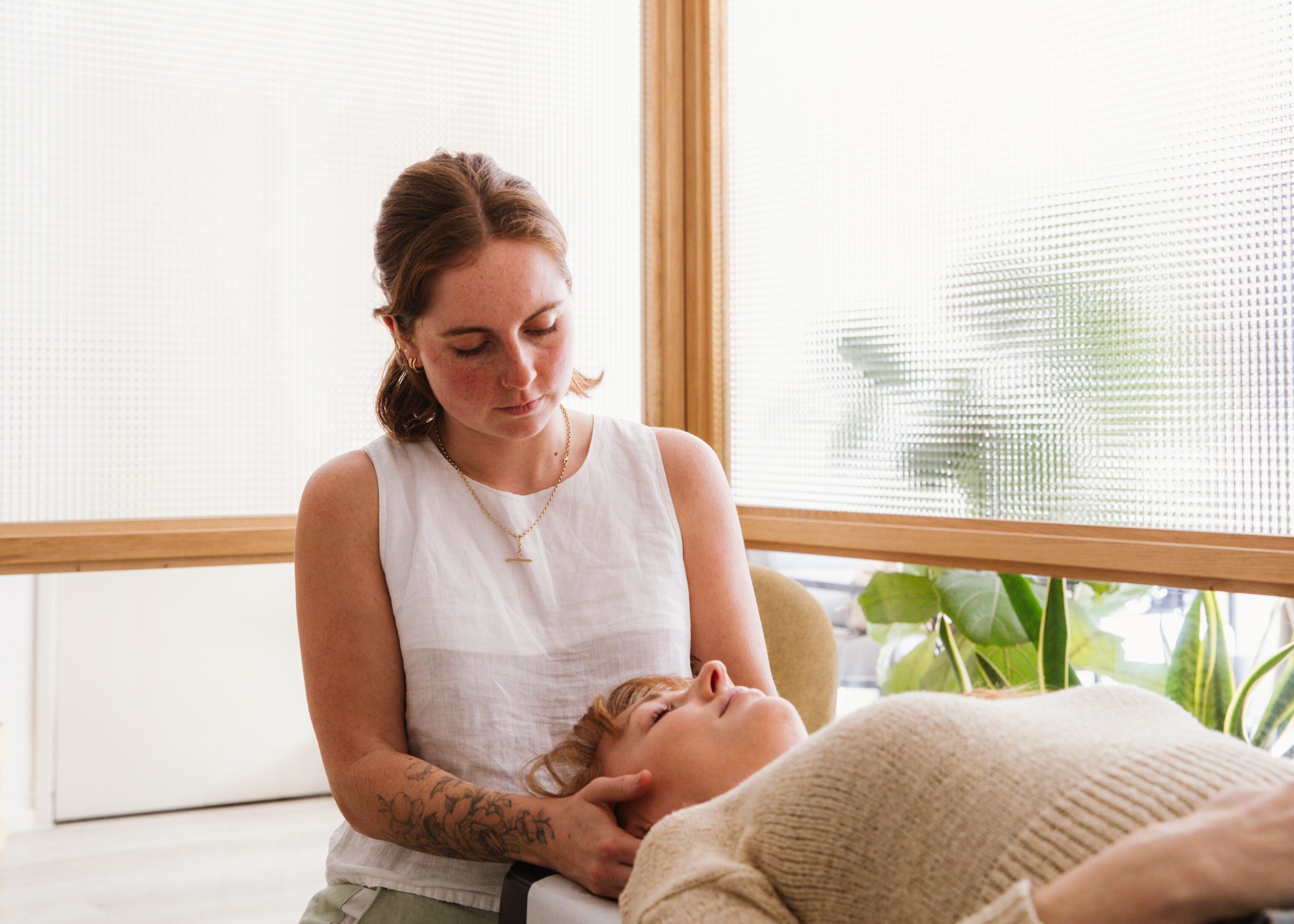 Symptomen nekklachten en nekpijn herstellen met hulp van de chiropractor